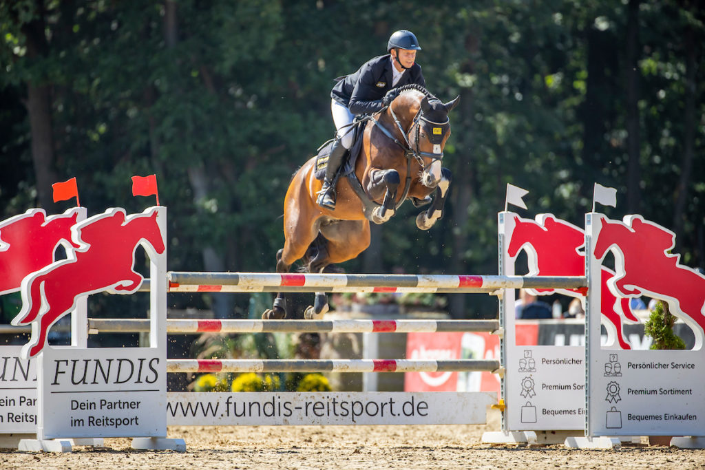 KUTSCHER Marco (GER), Chashmere 44181
Finale der 5 jährigen Springpferde
Warendorf - Bundeschampionate 2020
30. August 2020
© www.sportfotos-lafrentz.de/Stefan Lafrentz